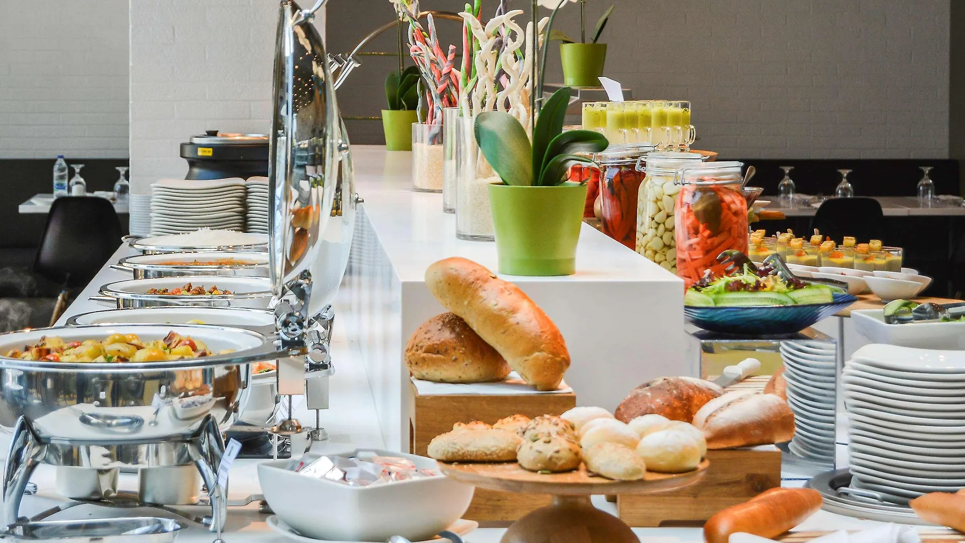 Ibis Styles Dubai Jumeira Hotel